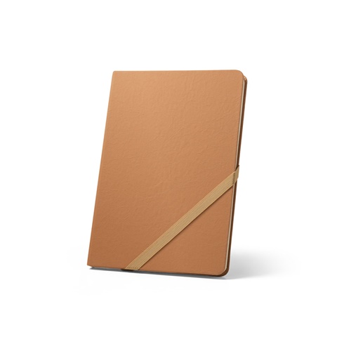 HUXLEY. Notebook A5 s pevnou vazbou, vyrobený z voděodolného papíru, s linkovanými stránkami z materiálu s certifikací FSC™ a dalších kontrolovaných materiálů, světle hnědá